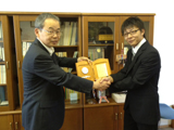 [写真]日本機械学会関西支部講演会「若手フェロー賞」が授与されました