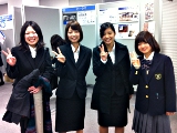 [写真]高専女子フォーラムで本校の女子学生4名が発表しました
