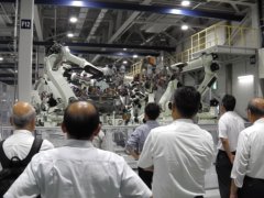 川崎重工ロボット自動車生産ライン見学