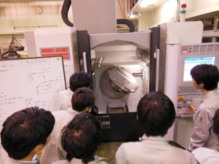 �}�V�j���O�Z���^�u�K��̗l�q